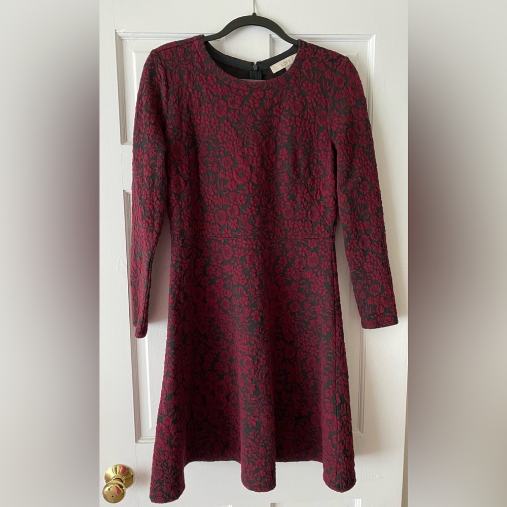 Ann Taylor LOFT patterned jacquard fit and flare dress Size 4